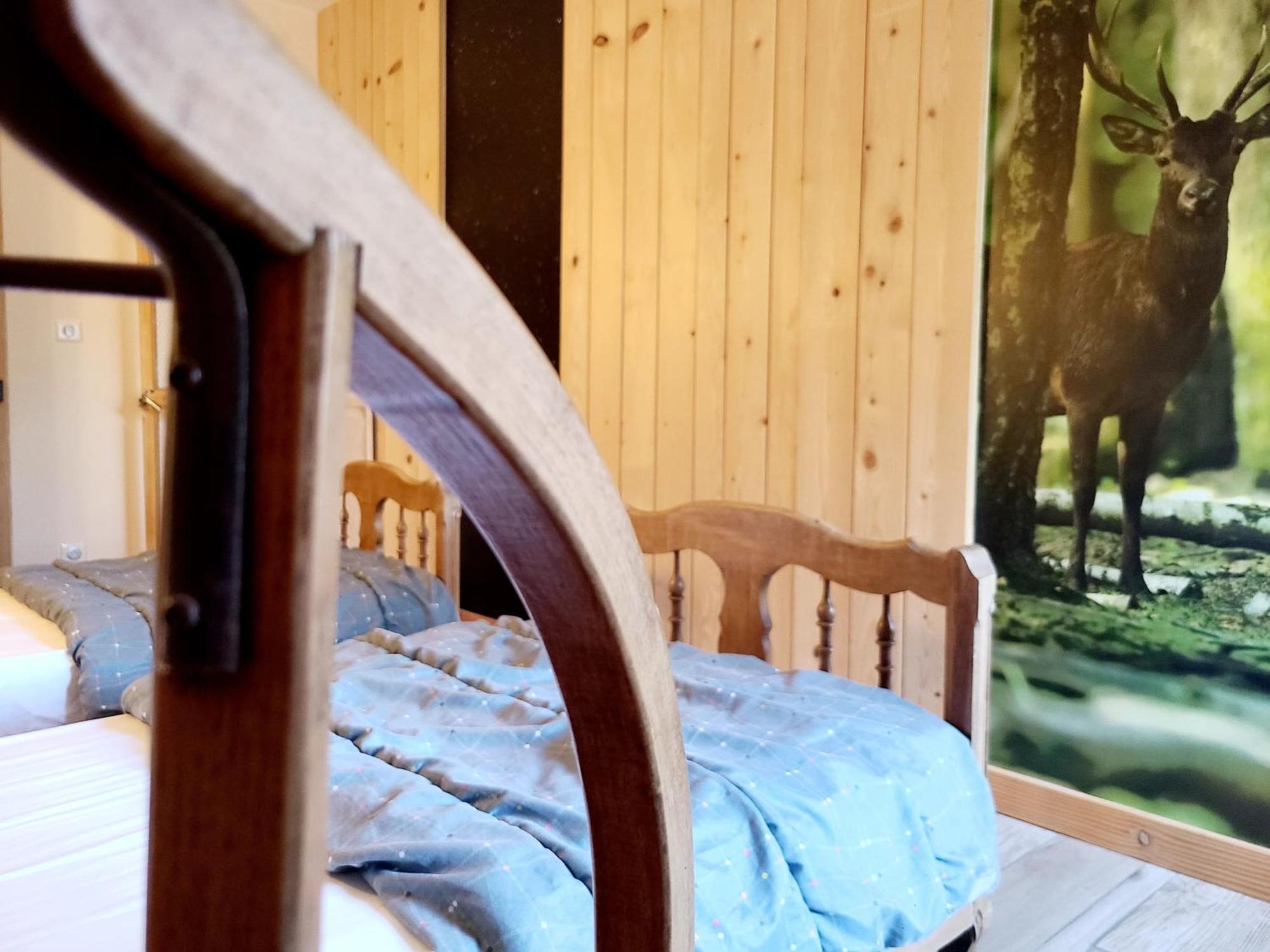 Gites La Boletiere Saint-Étienne-du-Valdonnez Kamer foto